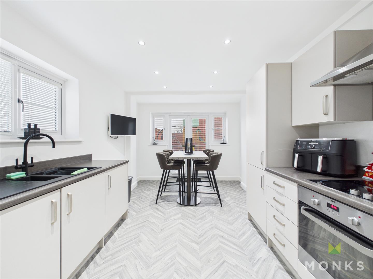 26 Hollands Drive, Oswestry, SY11 3FG For Sale